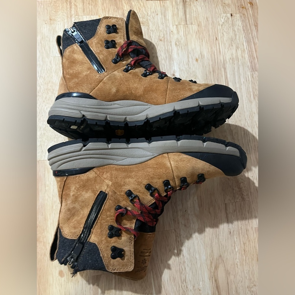 Danner Arctic 600 Side Zip Leather Boot - Picture 3 of 6